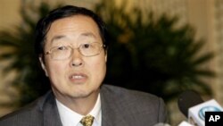 中國央行行長周小川說，他對美國通過債務上限議案表示歡迎，並將密切注視它的執行。