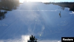 北京的雲頂滑雪場是2022北京冬奧單板滑雪和自由式滑雪比賽的場地。(路透社，2022年1月15日)