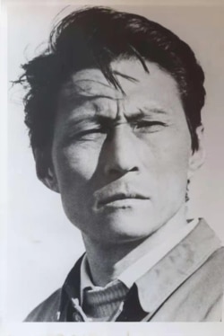 文革后1978年返回北京时的王西麟。（王西麟提供照片）