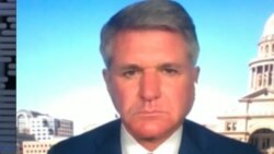 资料照片：众议院外委会首席共和党议员麦考尔接受美国之音专访。（2020年7月7日）