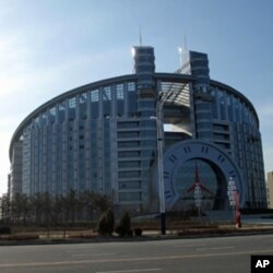 兴建中的丹东新城区建筑