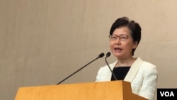 香港特首林鄭月娥9月3日會見傳媒，否認有向北京提出辭職。(美國之音湯惠芸拍攝)