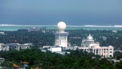 资料照片：中国在用争议的帕拉塞尔群岛伍迪岛（帕拉塞尔群岛永兴岛）上建立的三沙市鸟瞰图。(2012年7月27日)