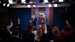 國防部長埃斯珀(Mark Esper)和美軍參謀長聯席會議主席米利(Mark Milley)2019年12月20日回答記者提問（美國國防部照片）