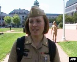 劳拉·马丁代尔