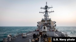 美國海軍“約翰·麥凱恩號”導彈驅逐艦2021年2月5日在南中國海進行例行穿駛行動。（圖片來源：美國海軍第七艦隊）