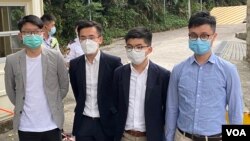 民間集會團隊發言人劉穎匡（右起）、香港眾志秘書長黃之鋒、中西區區議員梁晃維、前大專國際事務代表團發言人張崑陽，3月20日與美國駐港澳總領事史墨客會面。（美國之音湯惠芸攝）