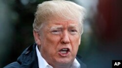 美國總統特朗普17日對媒體講話。