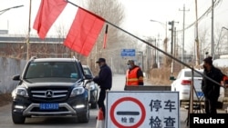 為阻止新冠疫情擴散，北京通往河北省的郊區村鎮道路被封。（2021年1月12日）