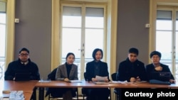 一群在英國的香港人組織到瑞士日內瓦出席聯合國經濟、社會及文化權利委員會（Committee on Economic, Social and Cultural Rights，CESCR）會議，講述移英港人面對的挑戰。(港人代表張嘉莉Facebook圖片）