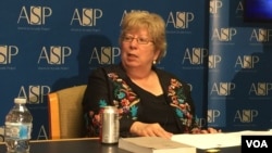 美中經濟與安全審查委員會副主席凱洛琳巴薩羅繆(又名白嘉玲（資料圖片﹐美國之音莉雅拍攝）
