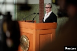 諾貝爾委員會主席賴斯·安德森在奧斯陸宣布2022年諾貝爾和平獎得主。（2022年10月7日）