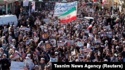伊朗星期三（1月3日）發佈支持政府的群眾遊行照片。