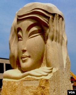 雷宜锌的《遐想》