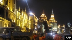 上海各地修路工程在日以继夜地进行