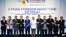 东盟外长在菲律宾中部的阿尔坎省长滩岛举行会议。（2017年2月21日）