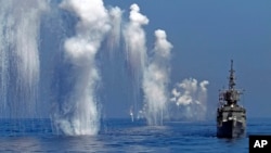 參加2014年9月“漢光”演習的台灣海軍佩里級巡防艦（護衛艦）。美國對台軍售包括佩里級巡防艦。