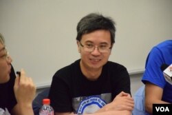 網絡電台主持人靳民知。（美國之音湯惠芸攝）