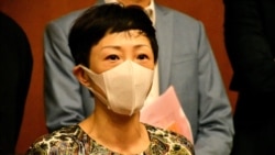 民主派會議召集人陳淑莊批評，港府接二連三向中聯辦”跪低”(屈服)， 擔心”西環(中聯辦)治港”變成”北京治港”，令一國兩制蕩然無存。(美國之音湯惠芸)