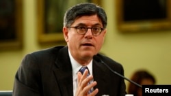 美国财政部长杰克.卢 (资料照片)