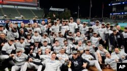 ທີມ ນິວ ຢອກ ແຢ່ງກີສ໌ (Yankees) ຊະນະ ທີມ ກາຣດຽນສ໌ (Guardians) ໃນກິລາ ເບສບອລ ໄດ້ຄອງຕຳແໜ່ງ ALCS ເຂົ້້າຮອບຊີງຊະນະເລີດ ໃນ World Series ແຂ່ງກັບທີມ ລອສ ແອນເຈີເລສ ດອດເຈີສ໌. 