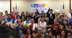 台灣新住民展示自己的創意產品（齊勇明拍攝）