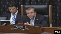 美國國會眾議院外交委員會主席羅伊斯主持聽證會。（視頻截圖）