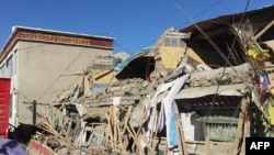 ຮູບພາບທີ່ໄດ້ຮັບໃນວັນທີ 7 ມັງກອນ ປີ 2025 ນີ້ ສະແດງໃຫ້ເຫັນບ້ານເຮືອນຫຼາຍຫຼັງໃນເມືອງ ຊີກັດເຊ ໃນພູມິພາກທິເບດ ທີ່ຕັ້ງຢູ່ທາງພາກຕາເວັນຕົກສຽງໃຕ້ຂອງຈີນ, ລຸນຫຼັງແຜ່ນດິນໄຫວຮຸນແຮງ ກະທົບໃສ່ພື້ນທີ່ດັ່ງກ່າວ.