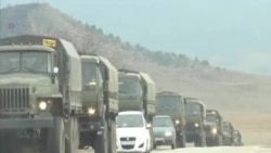 俄羅斯軍車在克里米亞行駛