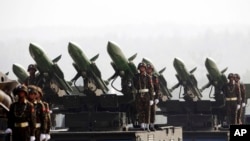 资料照片：缅甸军方在首都内比都庆祝武装部队日(2017年3月21日）