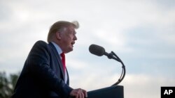 美國總統川普2019年5月8日在佛羅里達的一個集會上講話。
