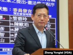 台灣執政黨國民黨立委吳育昇(美國之音張永泰拍攝)