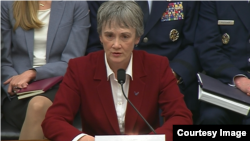 美国空军部长威尔逊2019年4月2日在国会作证（众议院视频截图）