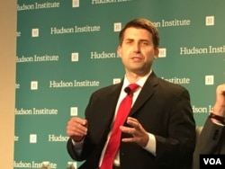 2049项目研究所研究员易思安（美国之音钟辰芳拍摄）