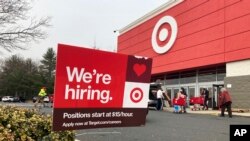 美國連鎖超市商場Target在招募員工。（2021年11月39日）