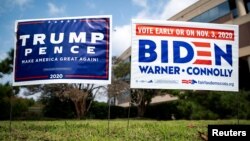 美国弗吉尼亚州路边同时出现支持特朗普和拜登的宣传牌（路透社资料照）