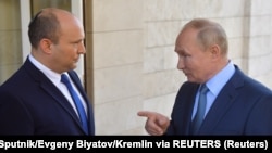 资料照片：以色列总理贝内特与俄罗斯总统普京在俄罗斯索契举行会谈（2021年10月22日）