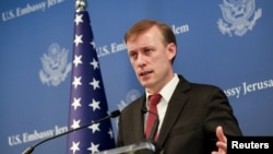 白宫国家安全顾问杰克·沙利文在特拉维夫举行的记者会上讲话。（Jake Sullivan）（2023年12月15日）