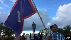 北韓宣佈向關島發射導彈的計劃後, 關島民眾在8月14日舉行和平示威