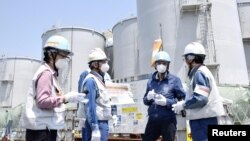 联合国核监督机构、国际原子能机构（IAEA）总干事拉斐尔·格罗西（Rafael Grossi）2022年5月19日视察被废弃的福岛核电站。