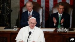 教宗方濟各9月24日在美國國會對參眾兩院議員發表演講