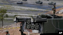 图为美国制造的“海马斯”高机动火箭炮系统。（2016年4月14日）