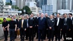 香港法律界2019年6月6日黑衣靜默遊行反對《逃犯條例》修訂。(美國之音湯惠芸攝)