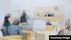 華為首席財務官孟晚舟(左一）2018年12月7日在加拿大溫哥華的不列顛哥倫比亞省最高法院出庭