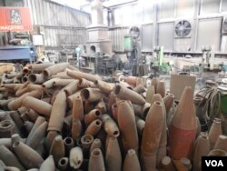 金门菜刀用的是大陆过去发射到金门的炮弹制成。（美国之音赵婉成拍摄）