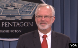 美国防部助理部长施大伟称不能证实中国已停止填海造岛 (美国之音黎堡拍摄