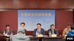 台灣國際戰略協會周六(10月24日)發布民調顯示，若中國出兵攻打台灣，有高達77.6%的台灣人願意為台灣而戰。 （美國之音黃麗玲攝）