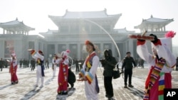 朝鲜庆祝火箭发射成功