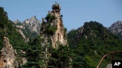 依照南北韓平壤聯合宣言，將恢復南韓人前往北韓金剛山的旅遊