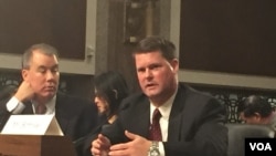 薛瑞福11月16日出席參議院軍事委員會確認聽證會（美國之音記者李逸華拍攝）